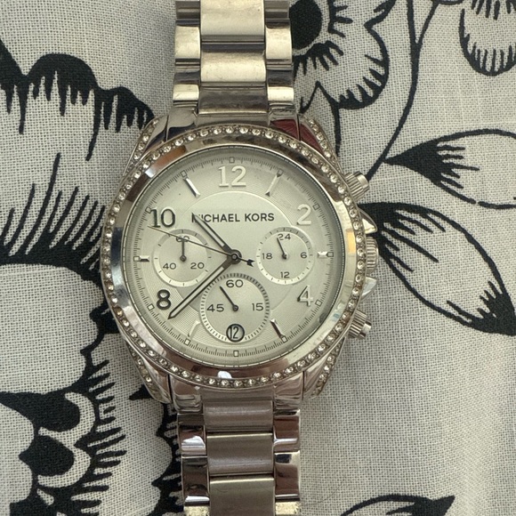Michael Kors Metallic Silver Chronograph Watch - Picture 2 of 8